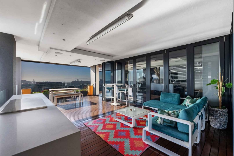 3 Bedroom Property for Sale in Green Point Western Cape